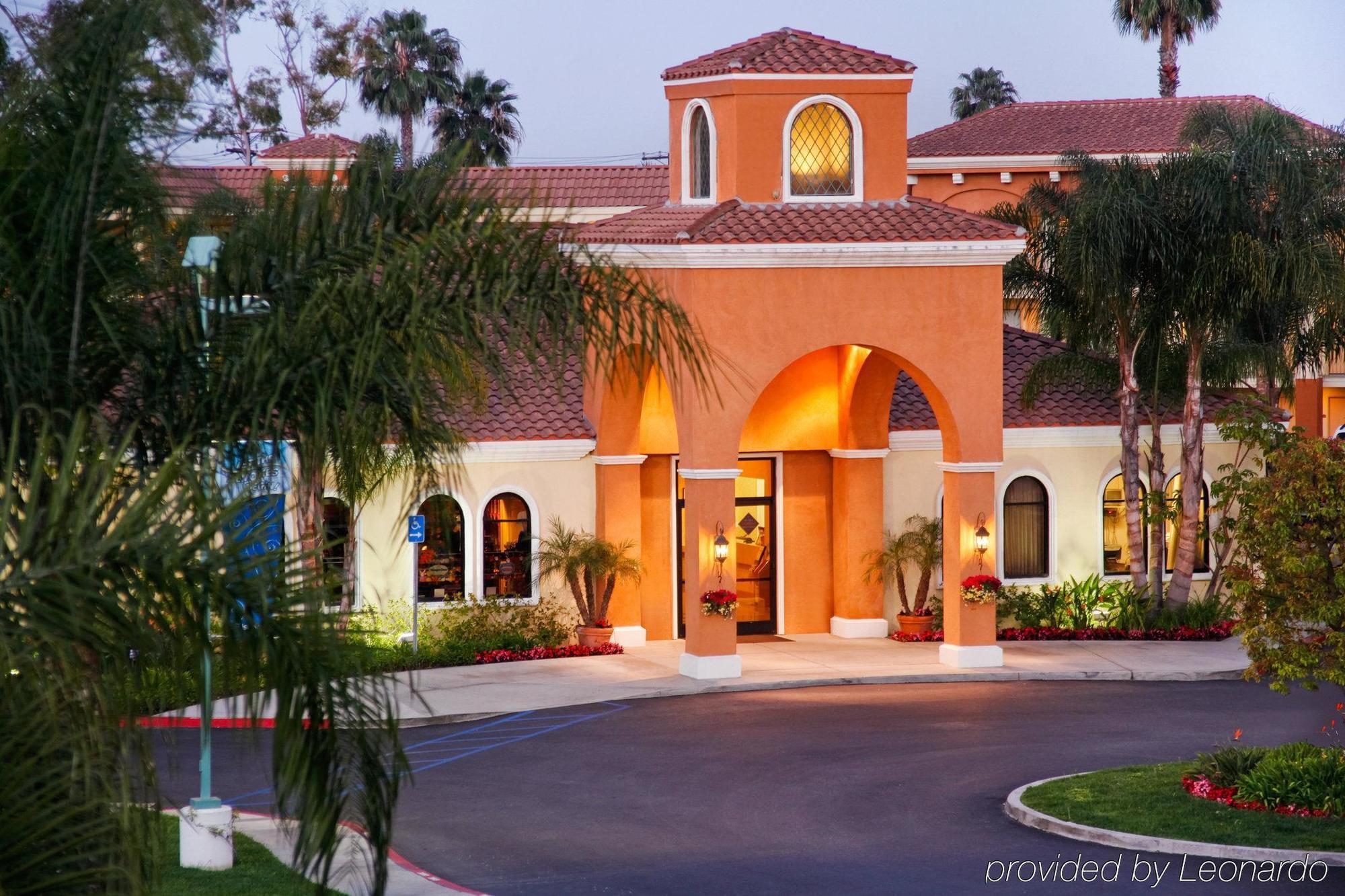 Cortona Inn And Suites Anaheim Resort Exterior photo