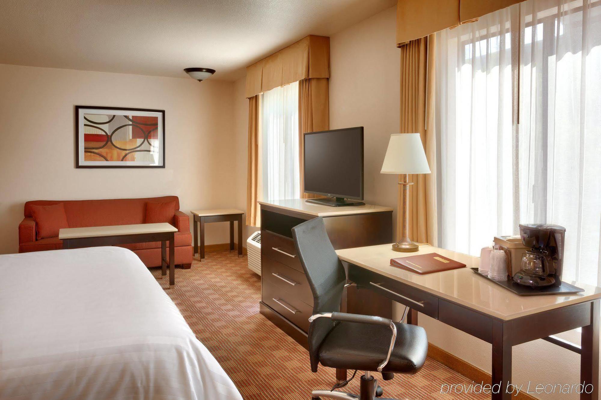 Cortona Inn And Suites Anaheim Resort Exterior photo