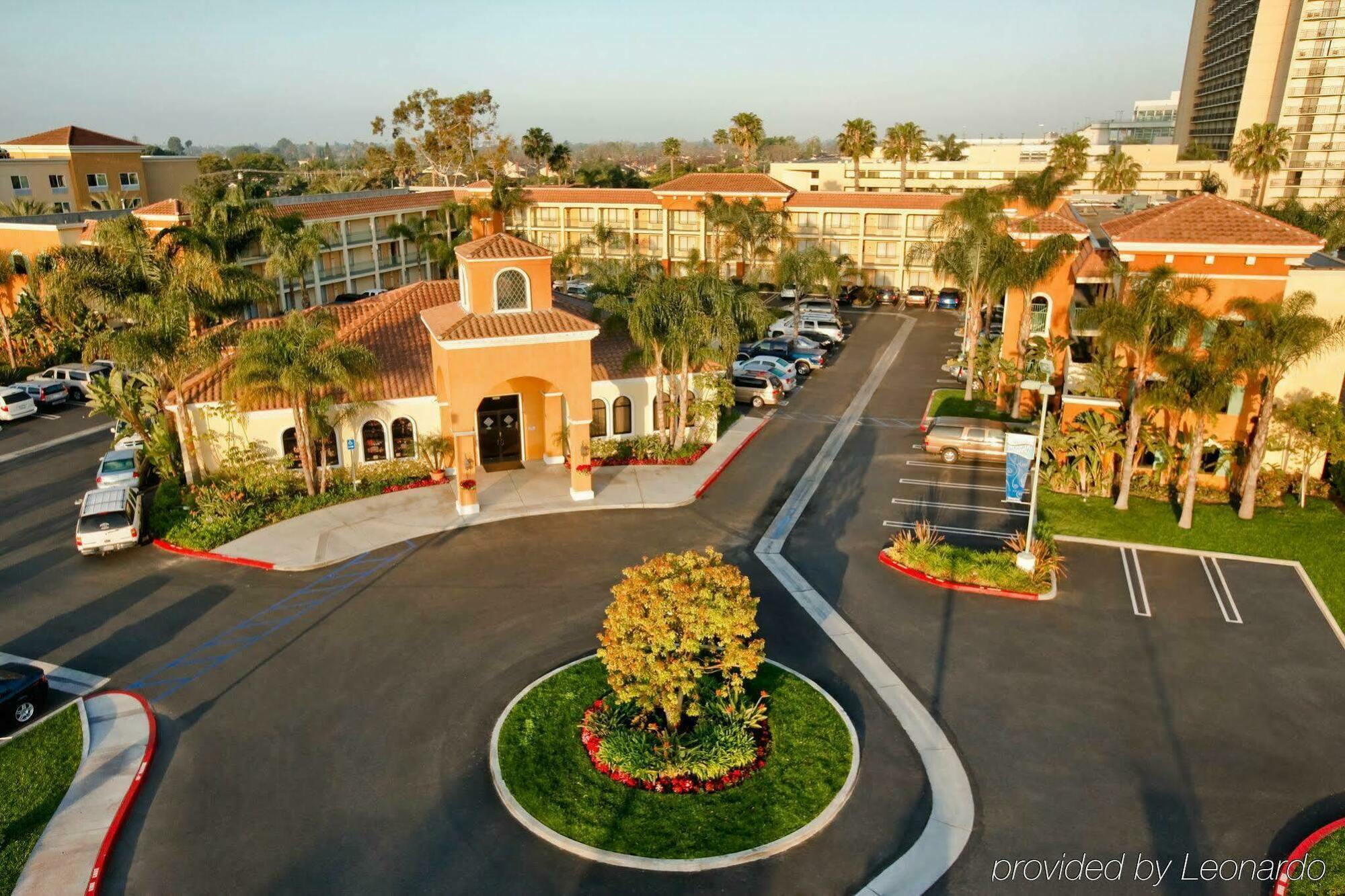 Cortona Inn And Suites Anaheim Resort Exterior photo