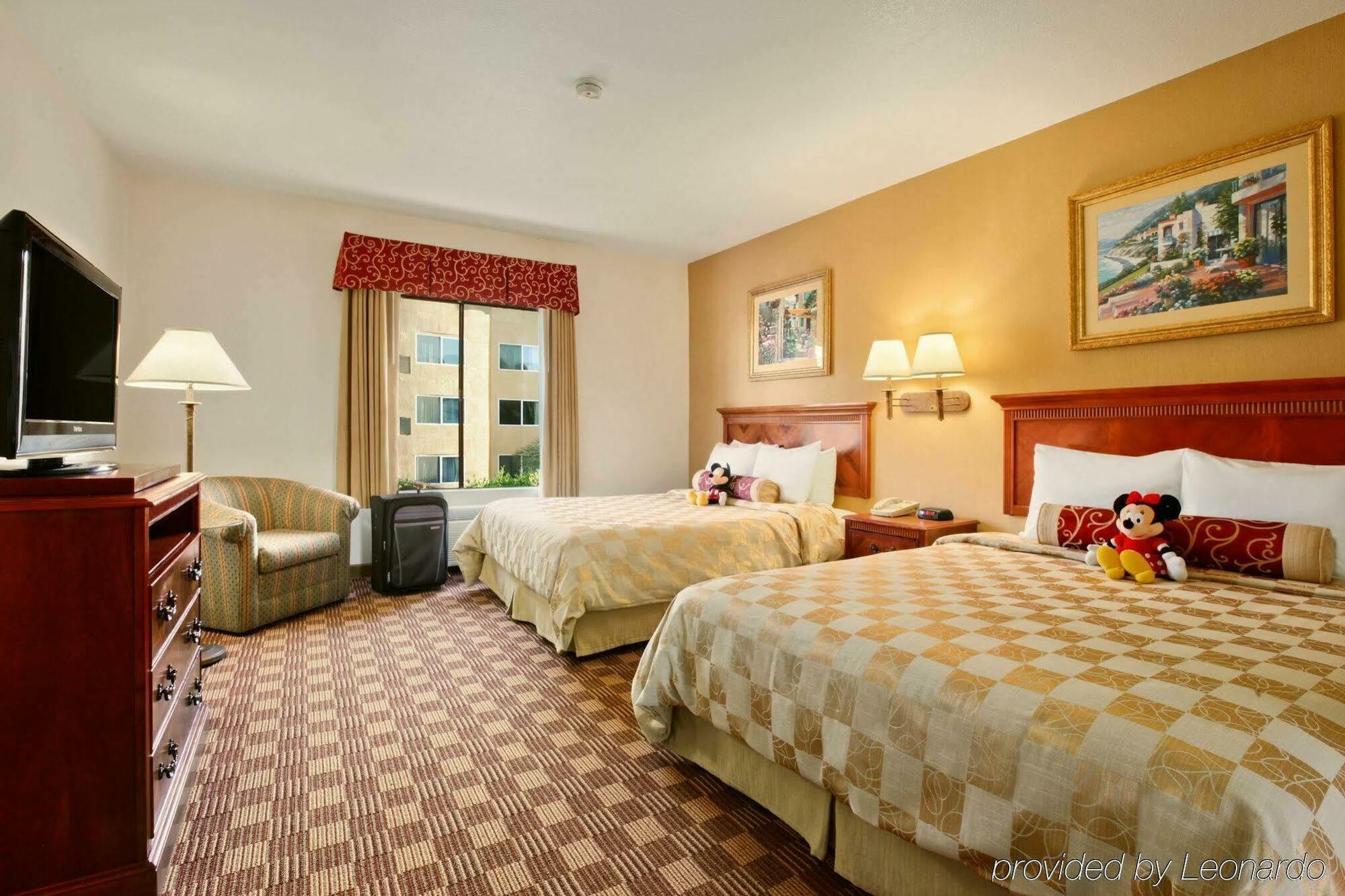 Cortona Inn And Suites Anaheim Resort Exterior photo