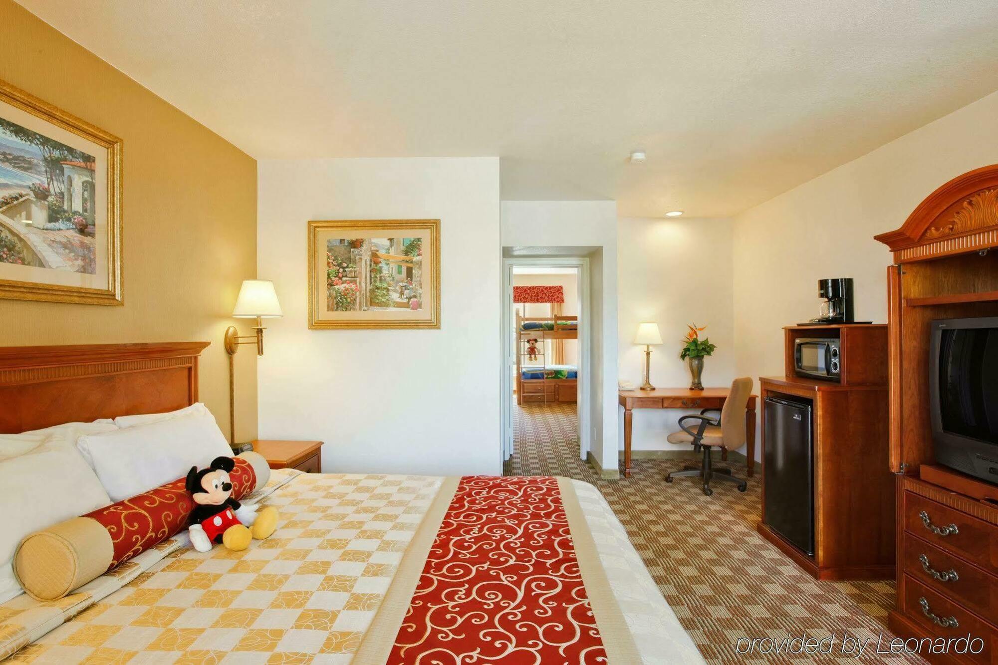 Cortona Inn And Suites Anaheim Resort Exterior photo